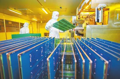 产业兴川迈出铿锵步伐