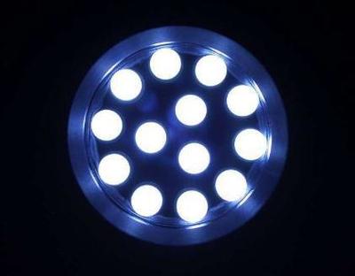 他创业做LED灯公司,如今一年收益在300万元