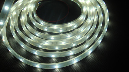 全面解析 IP67防水等级、灌胶套管的5050彩色LED灯带——以深圳志越光电为例